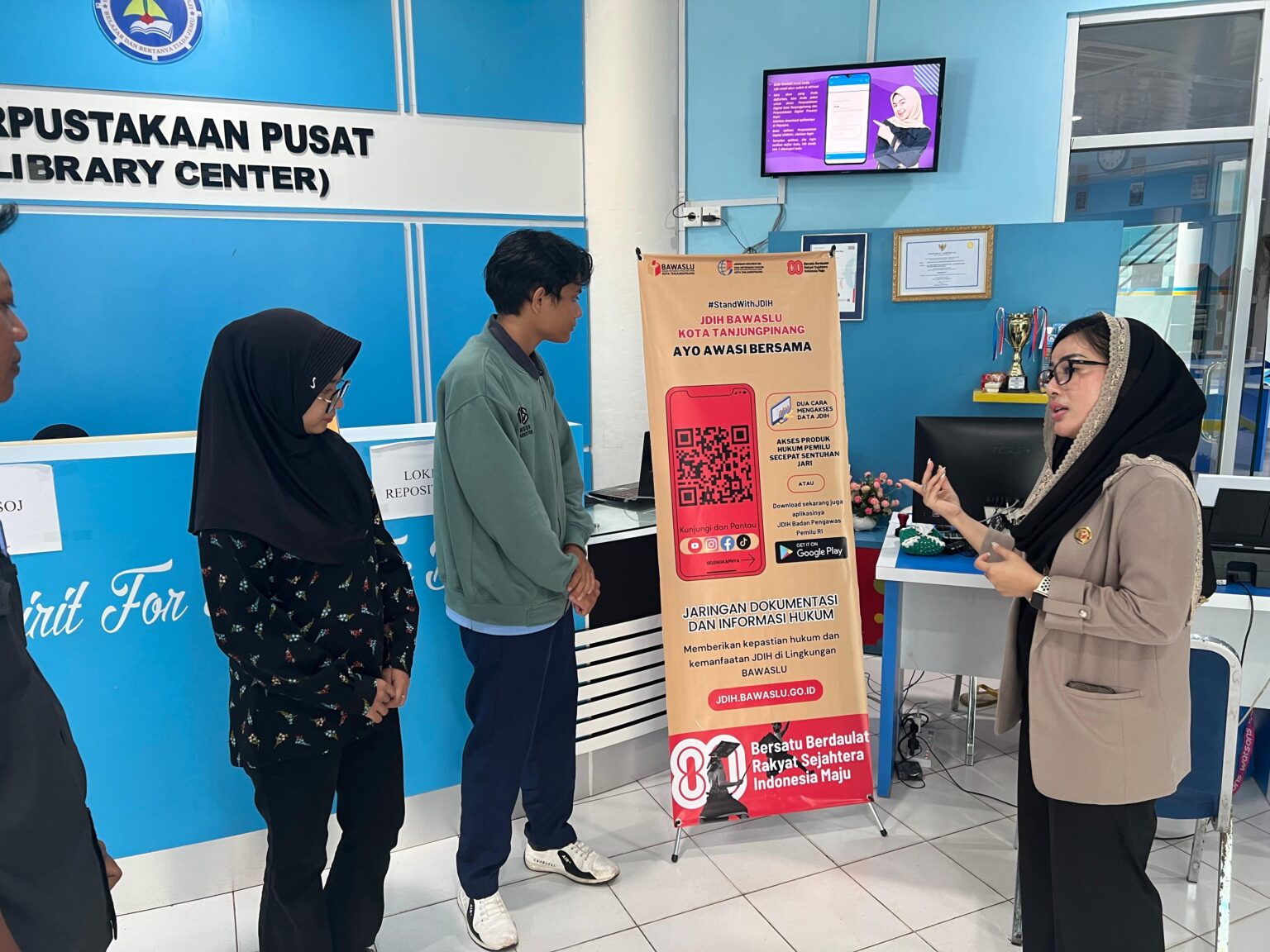 Rapida Nuriana, S.Pd.,MM menyampaikan langsung terkait JDIH kepada pihak kampus