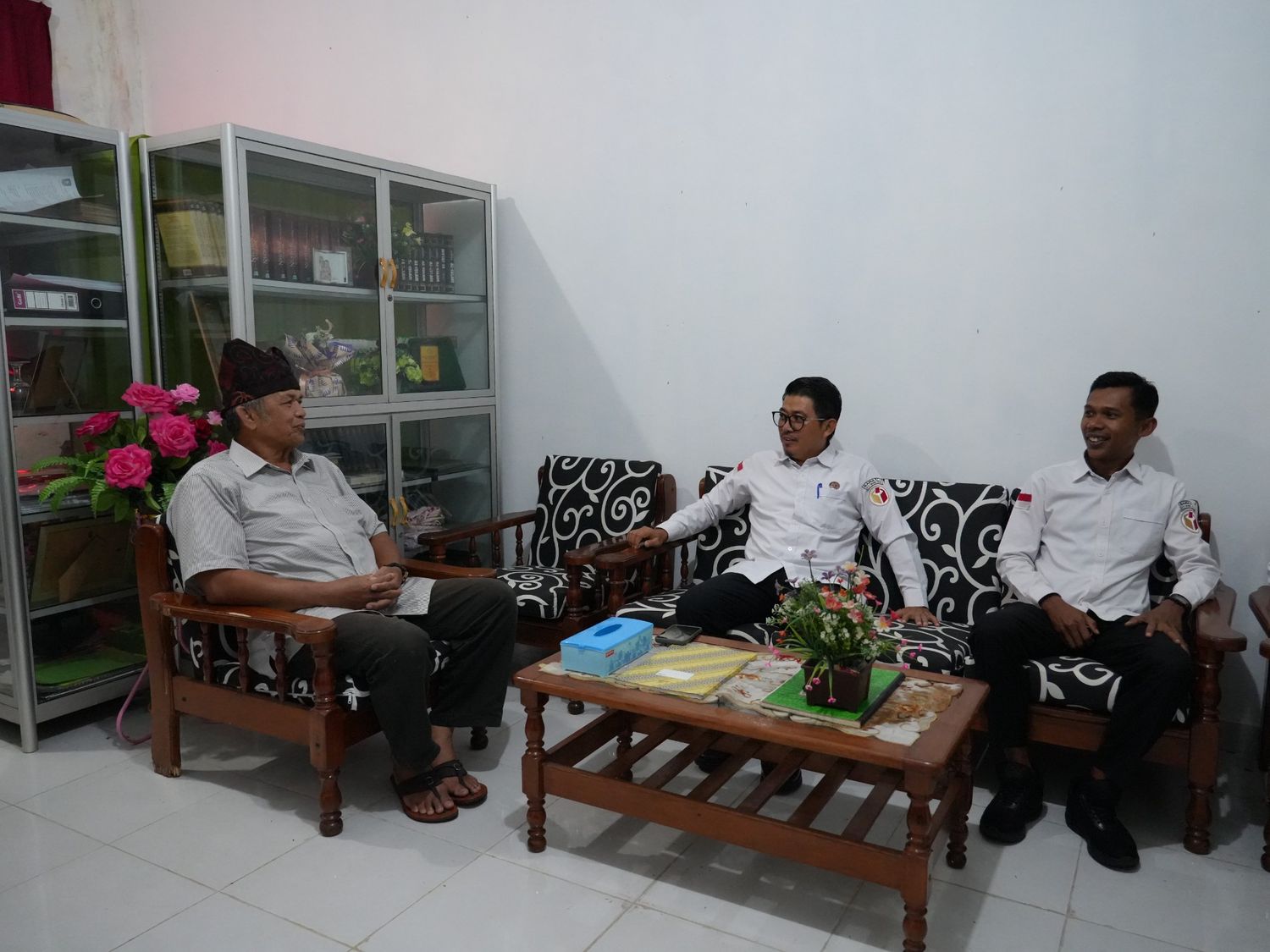 Ketua dan anggota bawaslu kota tanjungpinang melaksanakan konsolidasi demokrasi