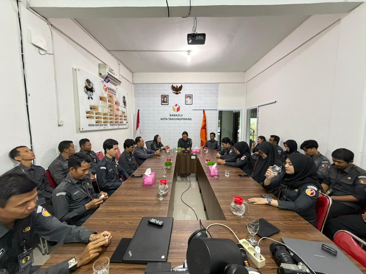 Rapat Rutin dilingkungan Bawaslu Kota Tanjungpinang