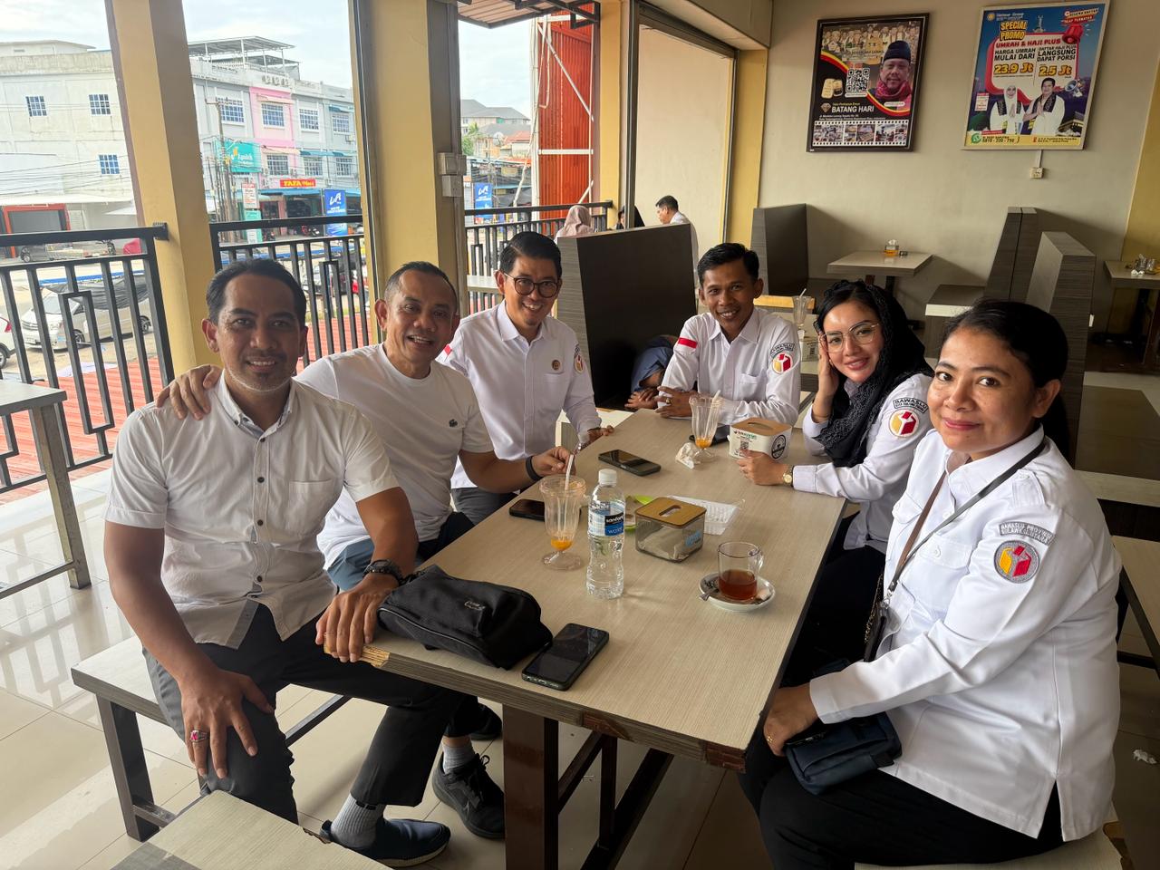 Berdiskusi bersama anggota DPD RI