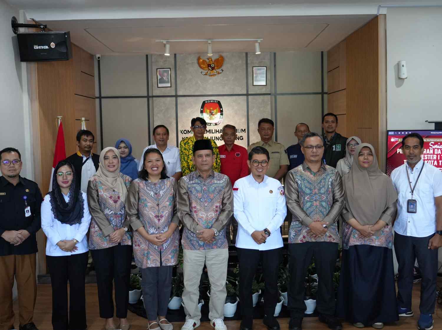 menghadiri kegiatan Sosialisasi Pemutakhiran Data dan Dokumen Partai Politik Secara Berkelanjutan Semester I Tahun 2026 Tingkat Kota Tanjungpinang 
