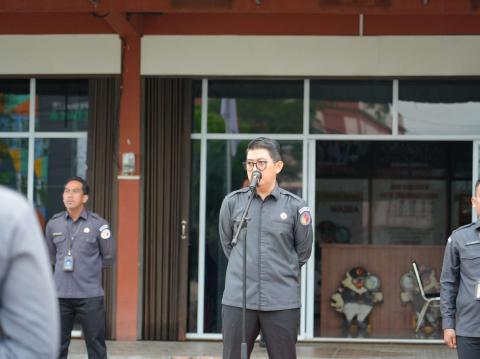 Pembina Apel (Dr. Muhammad Yusuf.HM,M.Ed) selaku Ketua Bawaslu Kota Tanjungpinang