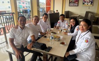 Berdiskusi bersama anggota DPD RI