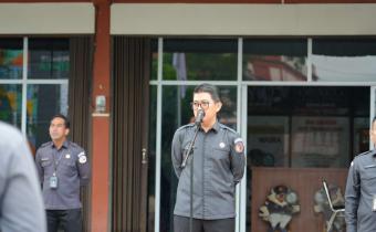 Pembina Apel (Dr. Muhammad Yusuf.HM,M.Ed) selaku Ketua Bawaslu Kota Tanjungpinang