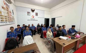 jajaran Bawaslu Kota Tanjungpinang sedang mengikuti rapat Pembinaan IKU 2026