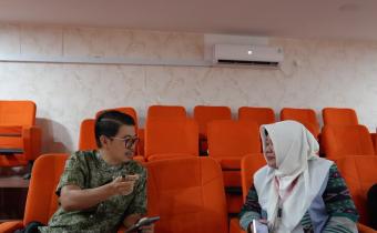 Ketua Bawaslu Kota Tanjungpinang melaksanakan Diskusi Konsolidasi Demokrasi bersama akademisi Universitas Maritim Raja Ali Haji (UMRAH) dengan mengangkat isu Pemilihan Umum Langsung dan Tidak Langsung