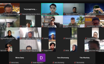  Zoom kegiatan BERISI (Berbagi Informasi dan Edukasi Demokrasi) 