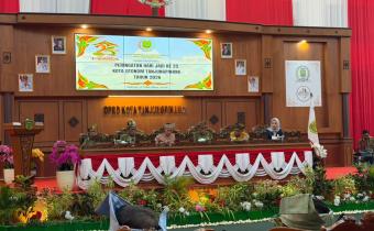 Hadiri paripurna